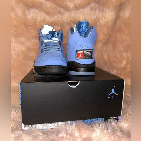 Jordan 5 Retro UNC University Blue - Picture 2 of 4